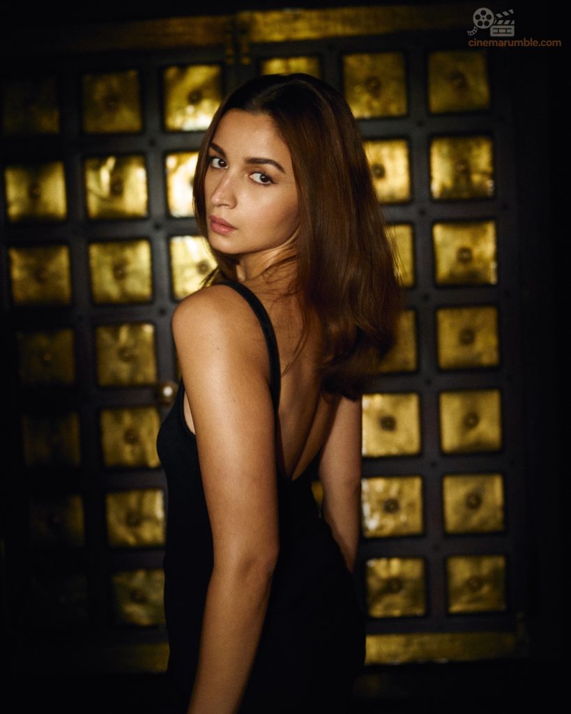 Alia Bhatt stylish pics in black bodycon 2026 (2)