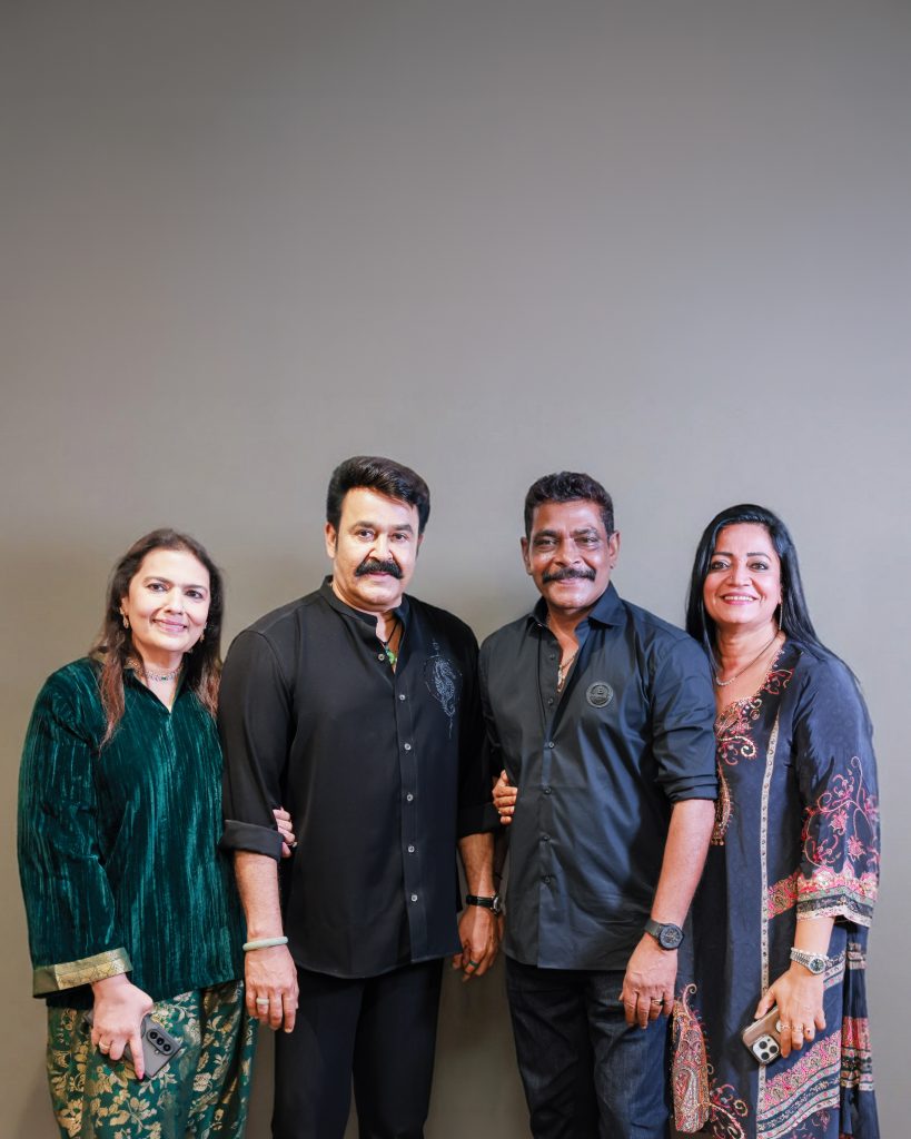 Mohanlal family with Antony Perumbavoor and wife