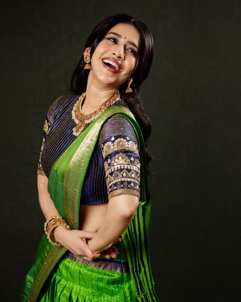 Nabha Natesh classic look in green saree August 2, 2026 (1)