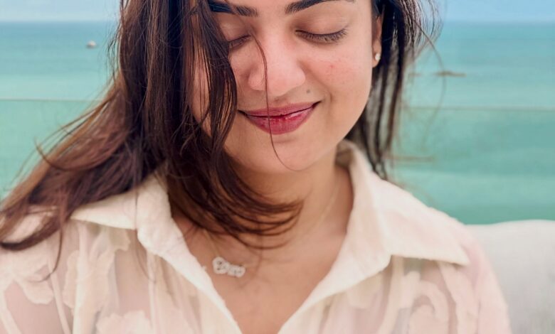 Nazriya Fahad Fazil cute look in a breezy beach 2026 (4)