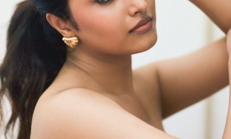 Priyanka Mohan in sleeveless sensual bodycon (3)