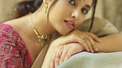 Priyanka Mohan latest photos in white saree (6)