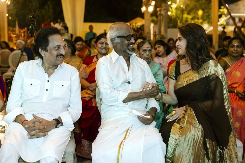 Shalini Ajithkumar with Rajinikanth, Anirudh father at Anirudh Navarathri function Oct 21, 2026 (3)